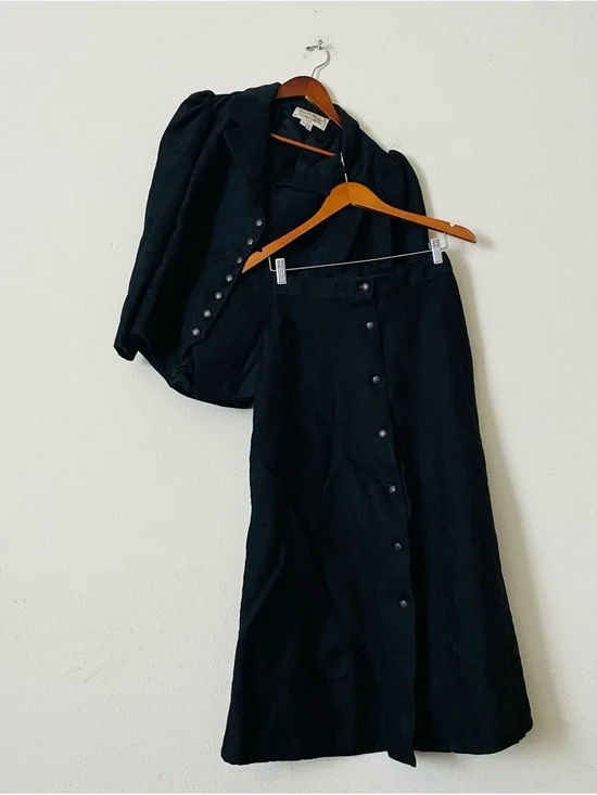 Vintage Wahmaker SIZE 10 & 12 black Victorian floral style jacket and skirt set - Picture 1 of 15